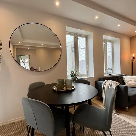 Exclusive In Historical House, Apartment *