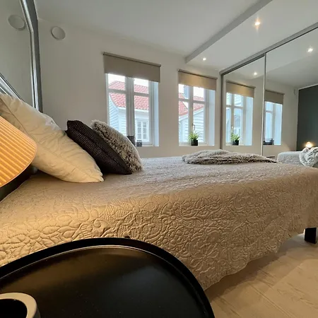 Apartment Exclusive In Historical House, *